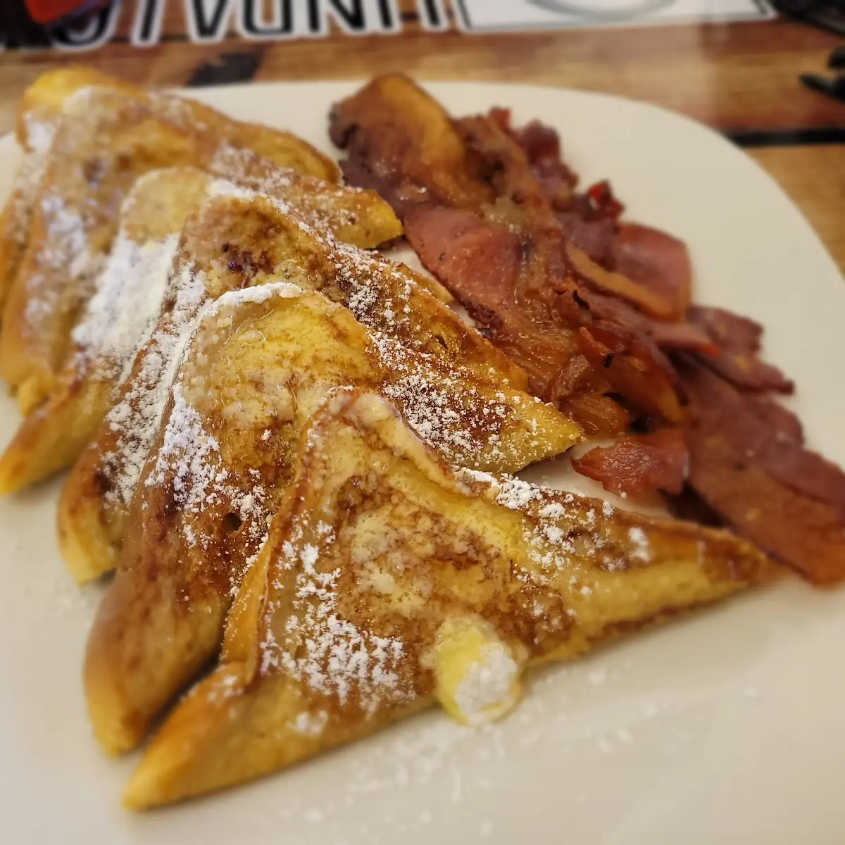 French Toast w 2 Eggs & Meat Choice
