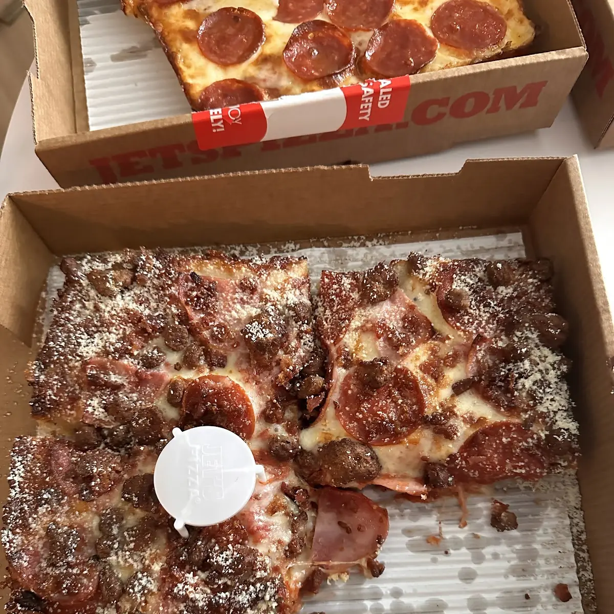 4 Corner Pepperoni Pizza with Butter Crust