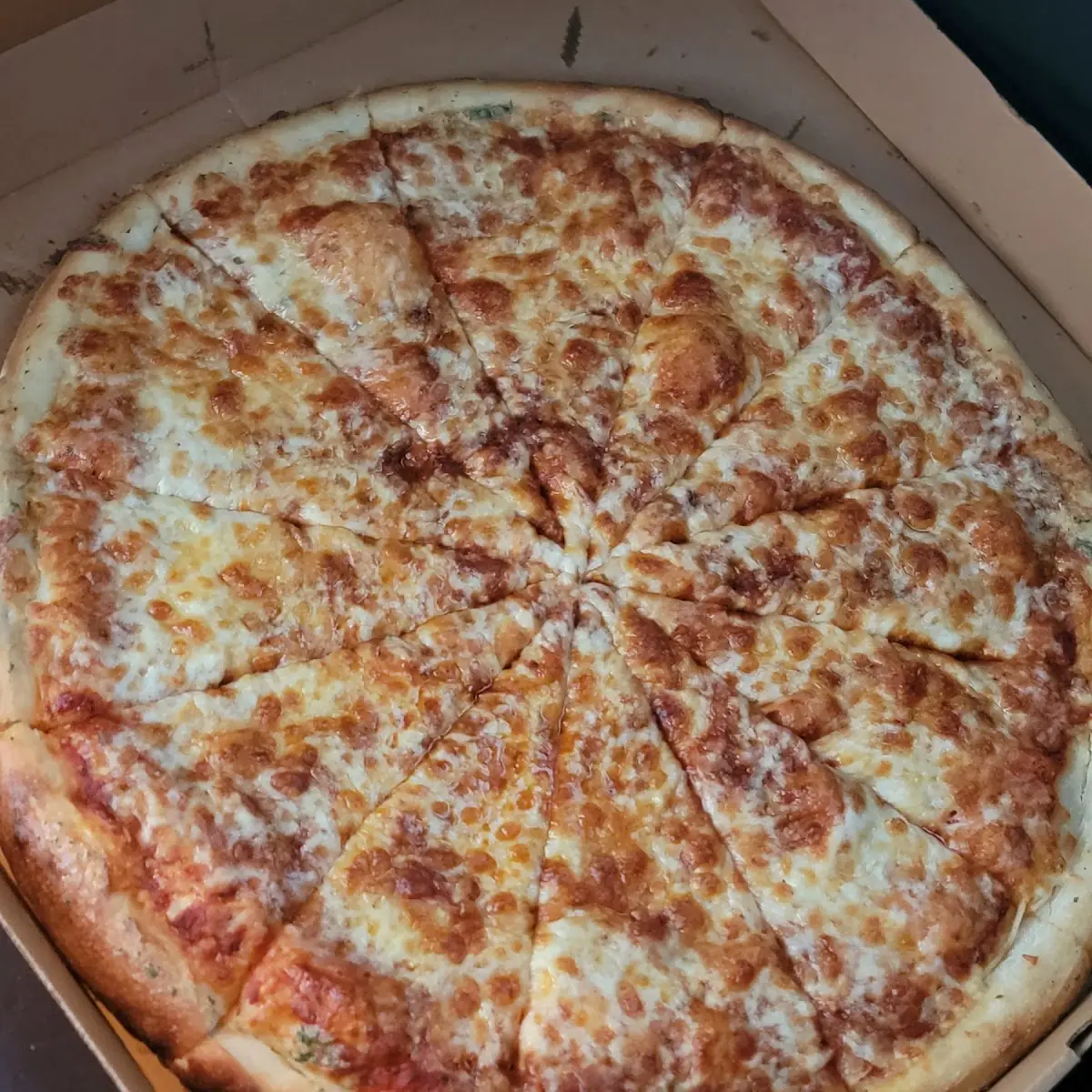 Pizza Grande De Queso