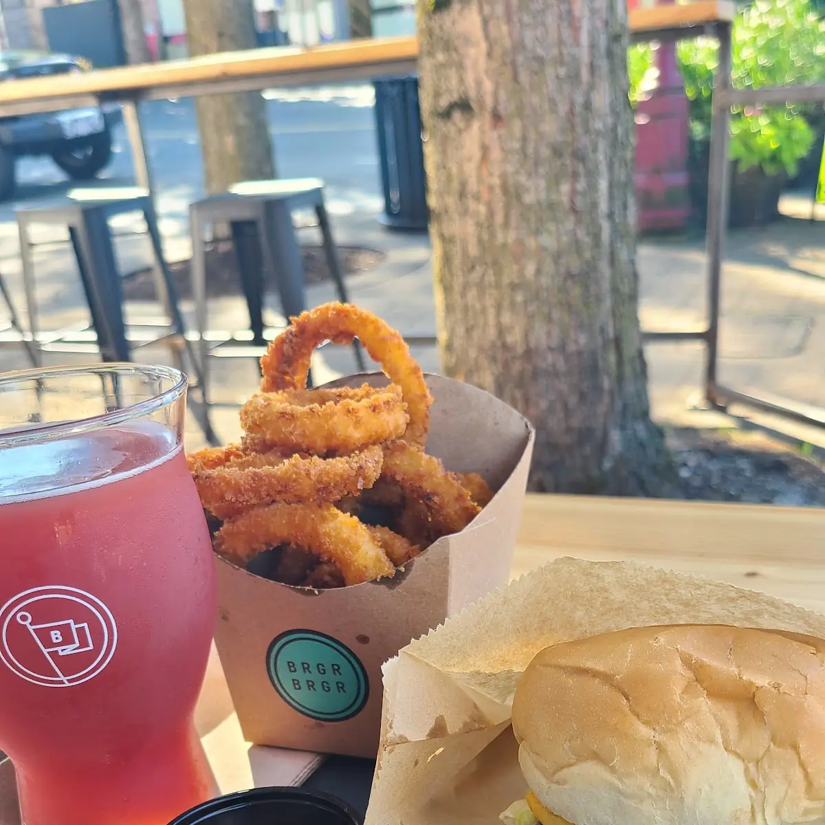Cheeseburger and Onion Rings, BRGR BRGR