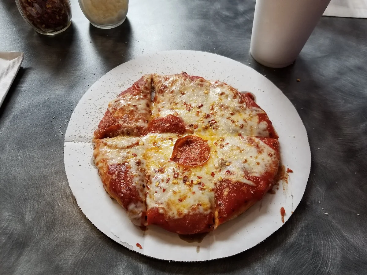 7 Pepperoni Pizza