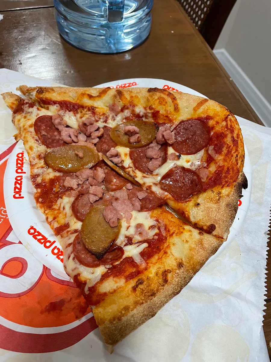 Meat Supreme Pizza, Pizza Pizza