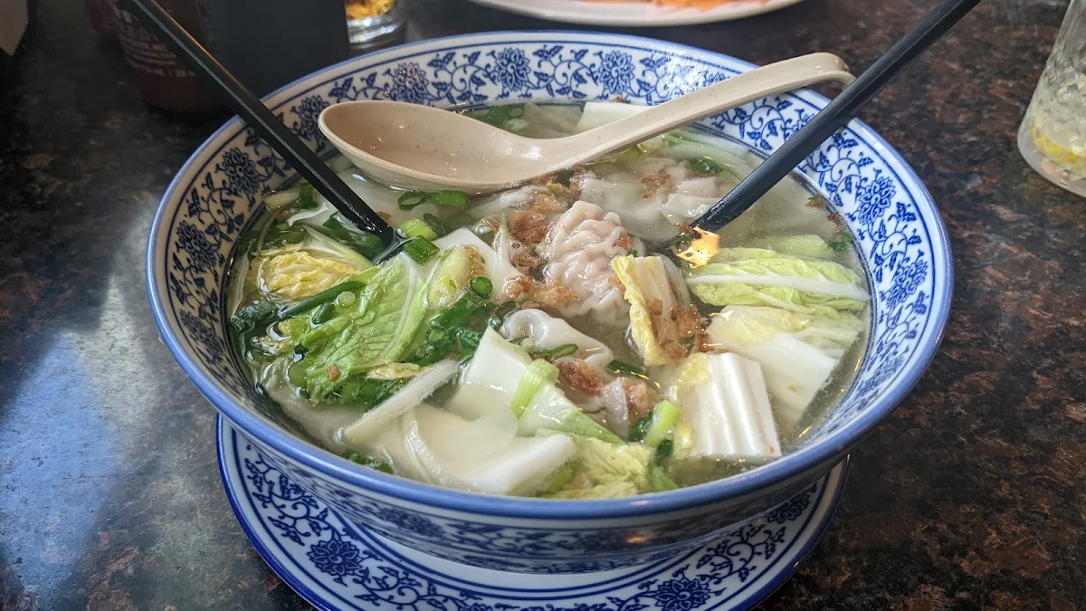 Wonton Soup with Spare Ribs, Pho Vuong Restaurant - Duncan