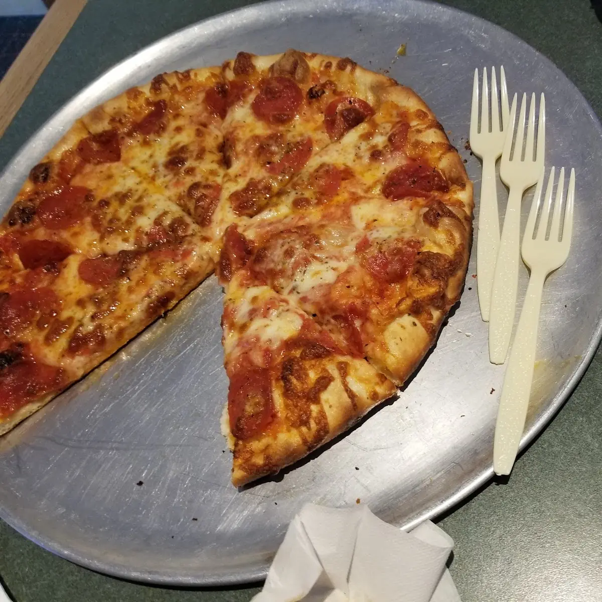 Hawaiian Pizza and Pepoeroni