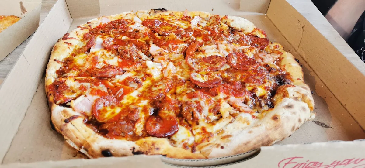 Wow Meat Pizza