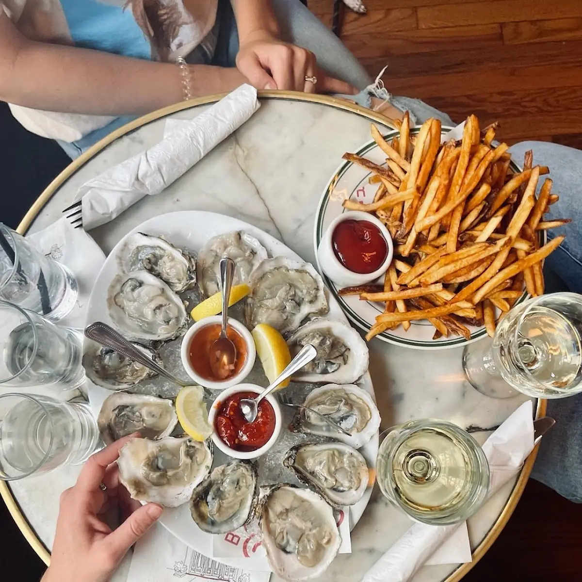 Fresh Oysters with Lemon Sauce