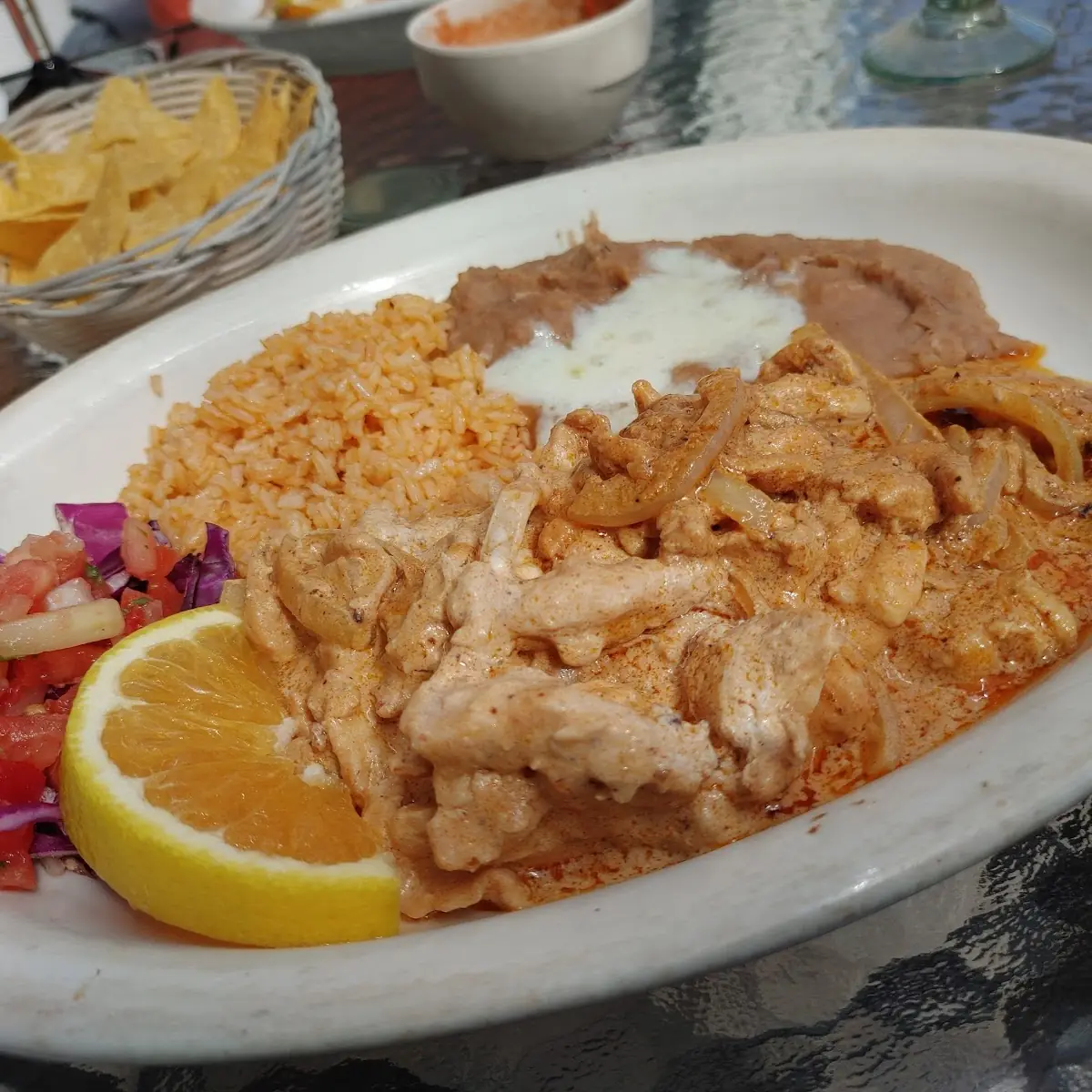 Pollo En Crema