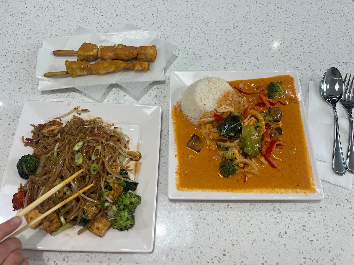 Highlights, Rice and Noodle (17 Ave SW)