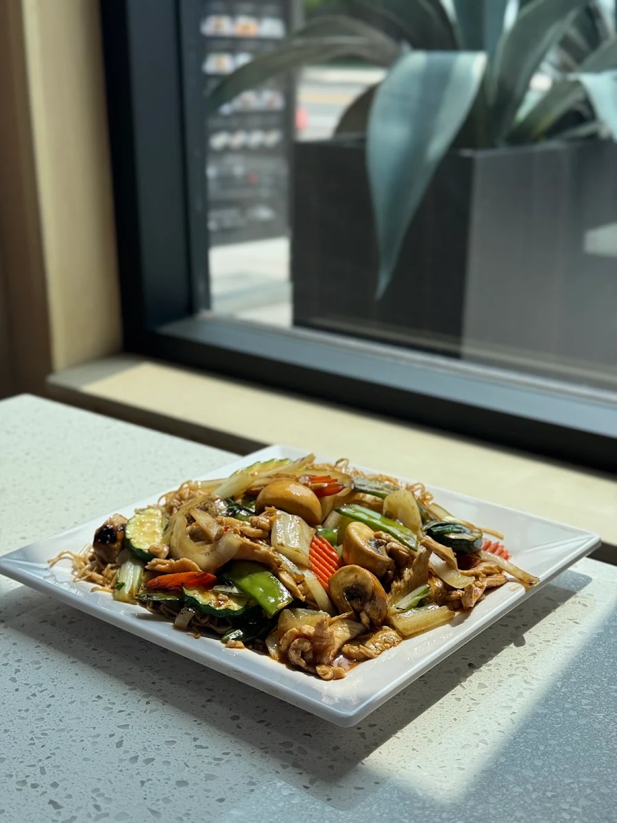 Highlights, Rice and Noodle (17 Ave SW)