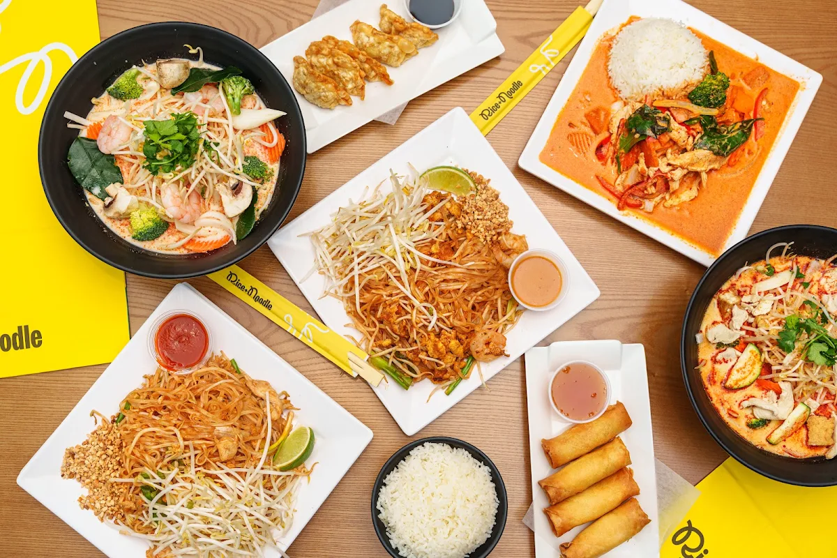 Highlights, Rice and Noodle (17 Ave SW)
