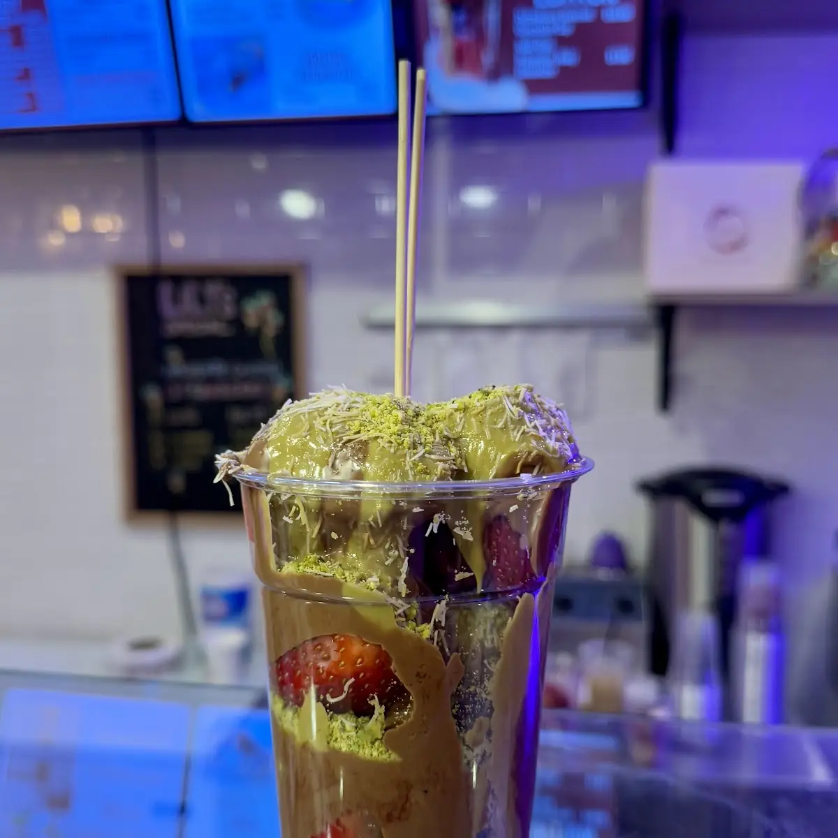 Dubai Chocolate Covered Strawberries