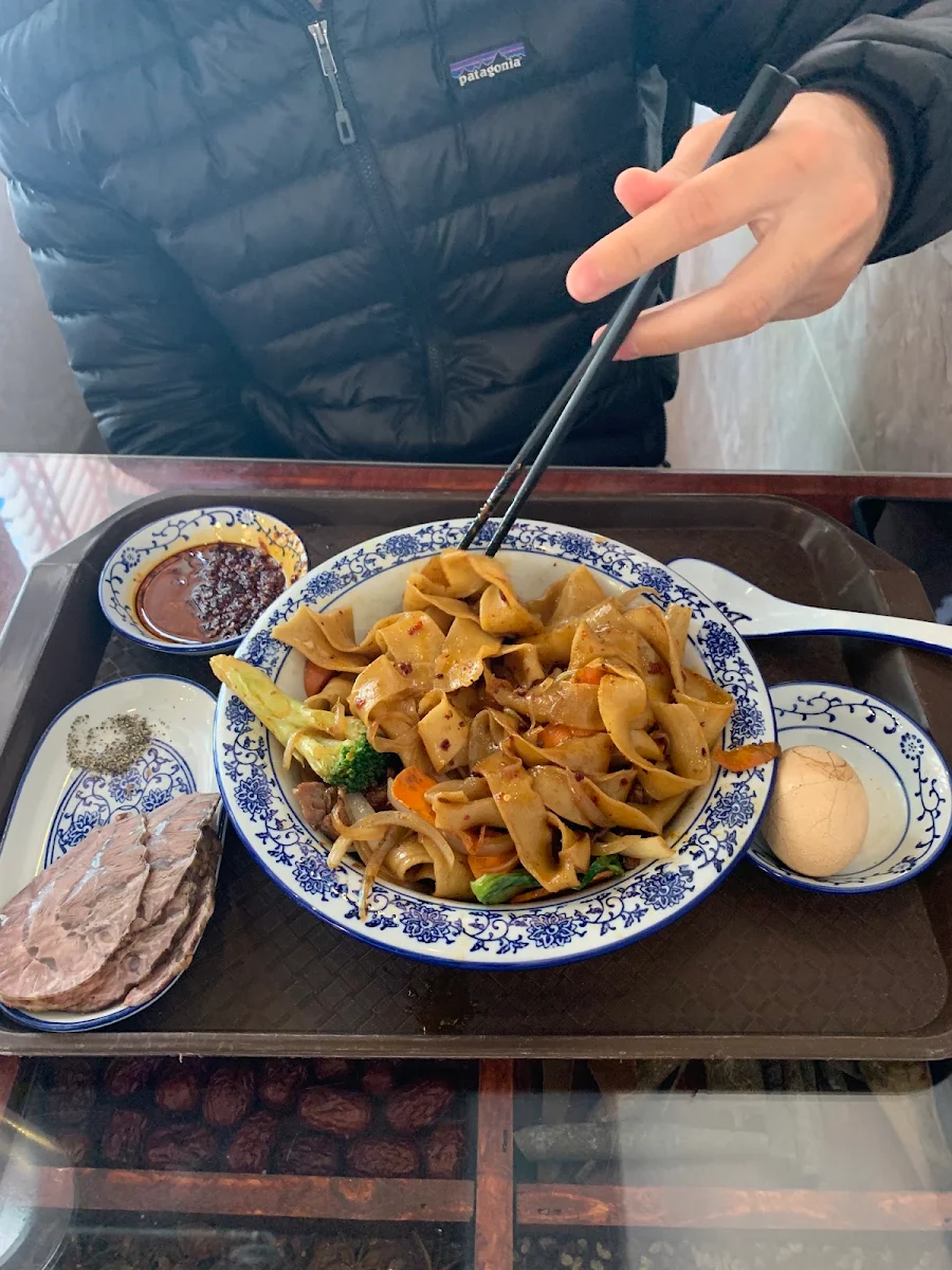 Cumin Lamb Stir Fried Noodles, Calan Beef Noodle(Halal)