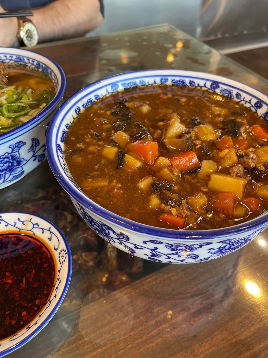 Hand Pulled Noodles with Minced Beef and Vegetable, Calan Beef Noodle(Halal)
