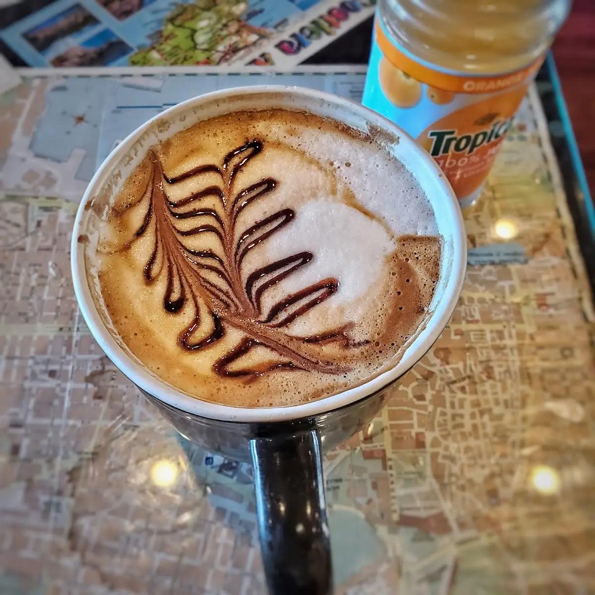 Almond Milk Latte Cafe