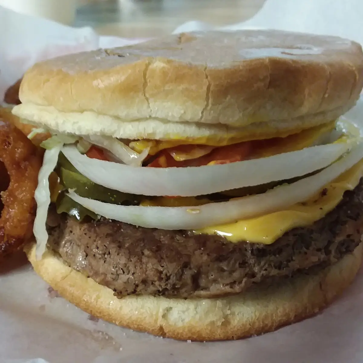 Cheeseburger with Onion Rings