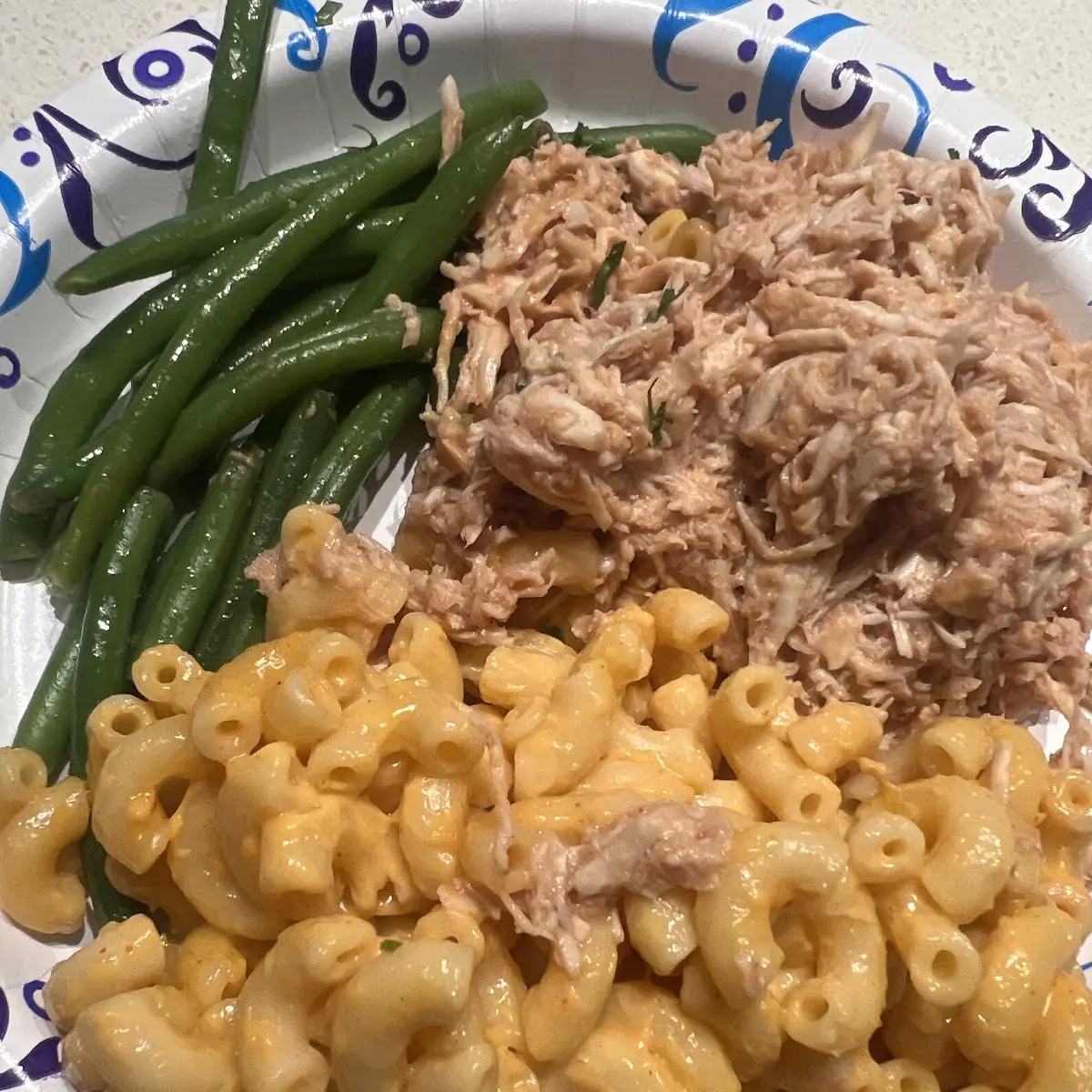 BBQ Pulled Chicken with Roasted Green Beans and Chipotle Mac & Cheese