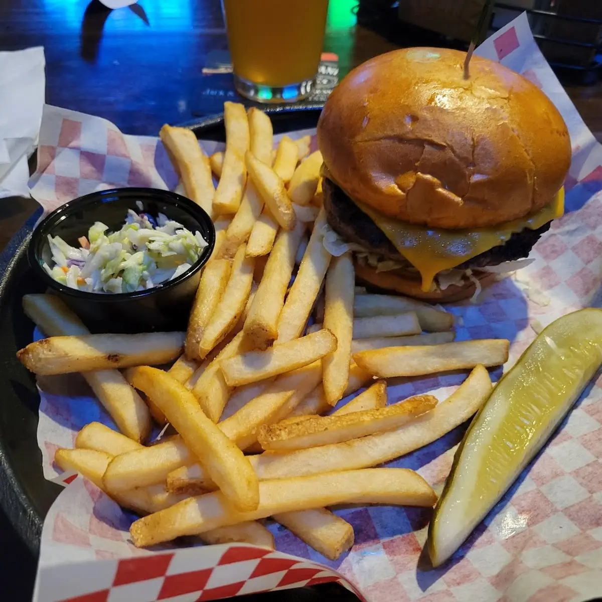 Cheese Burger w Fries