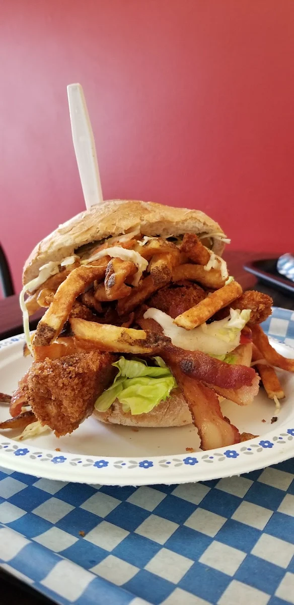 Chicken Club Poutine