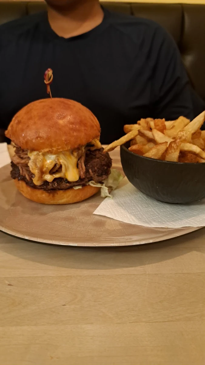 Double 'B' Burger