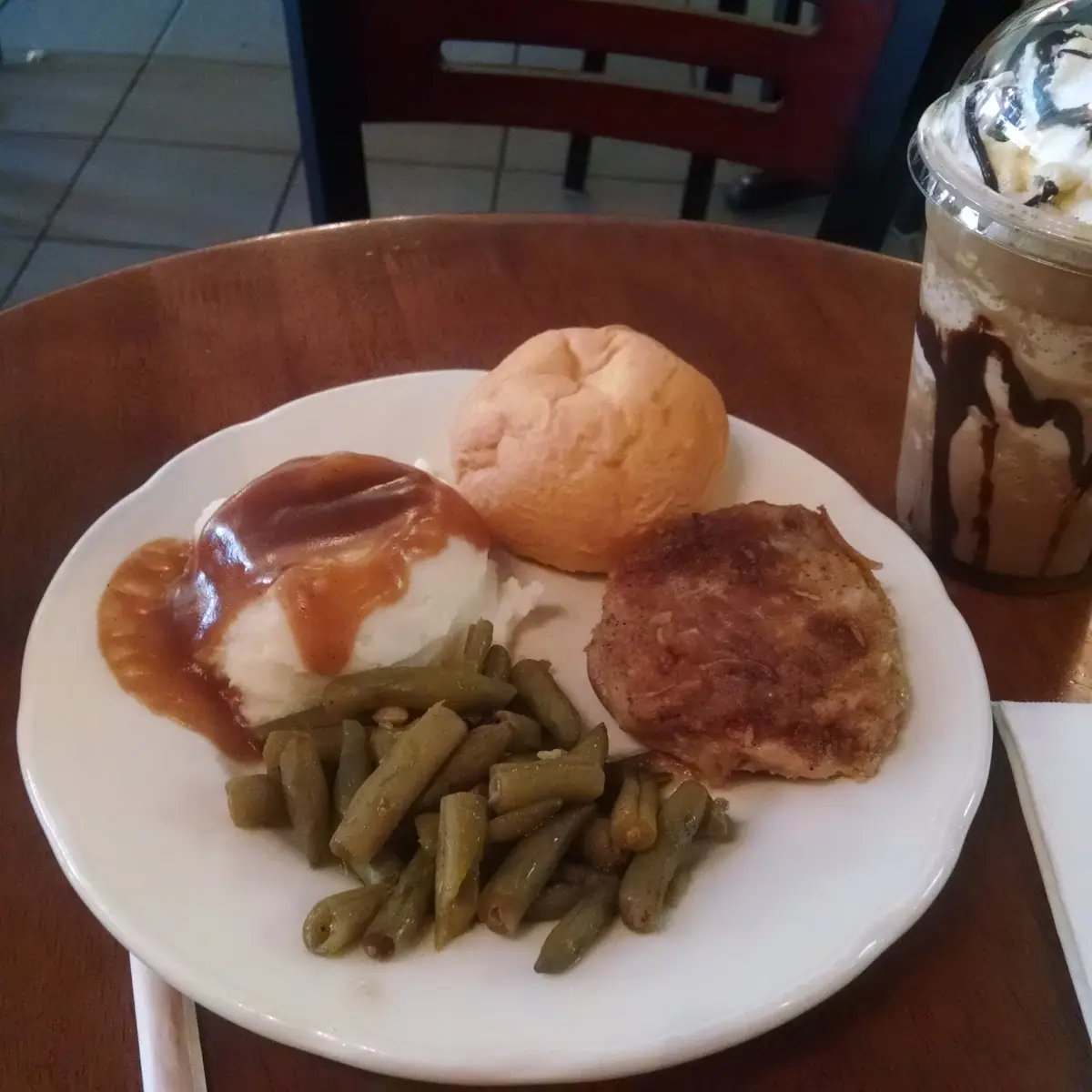 Pork Chops Mashed Potatoes & Green Beans