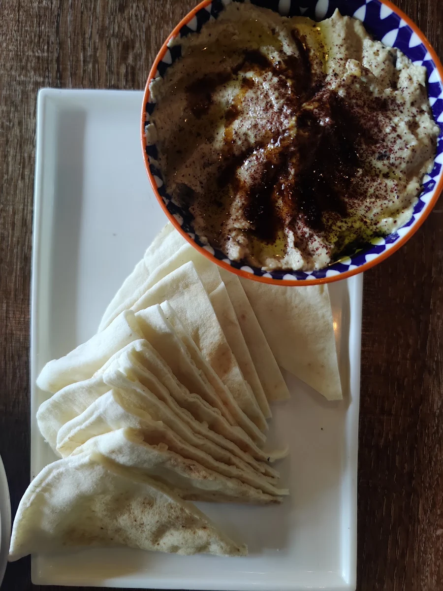 Hummus & Pita Bread