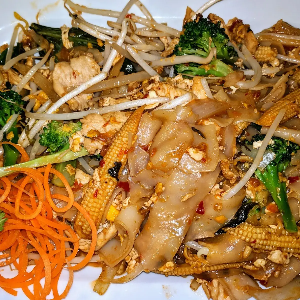 Pad Thai Noodles with Chicken