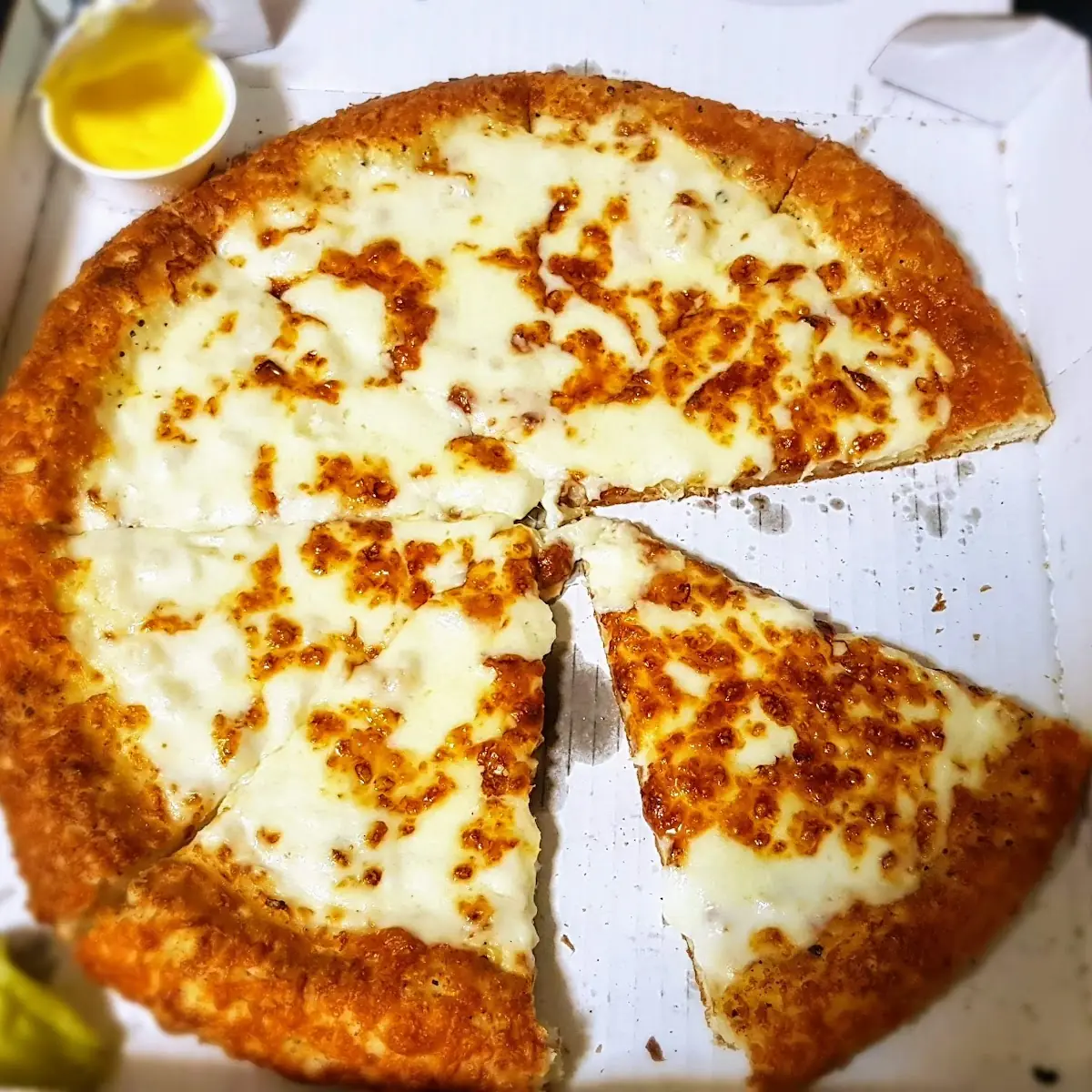 4 Cheese Alfredo Pizza