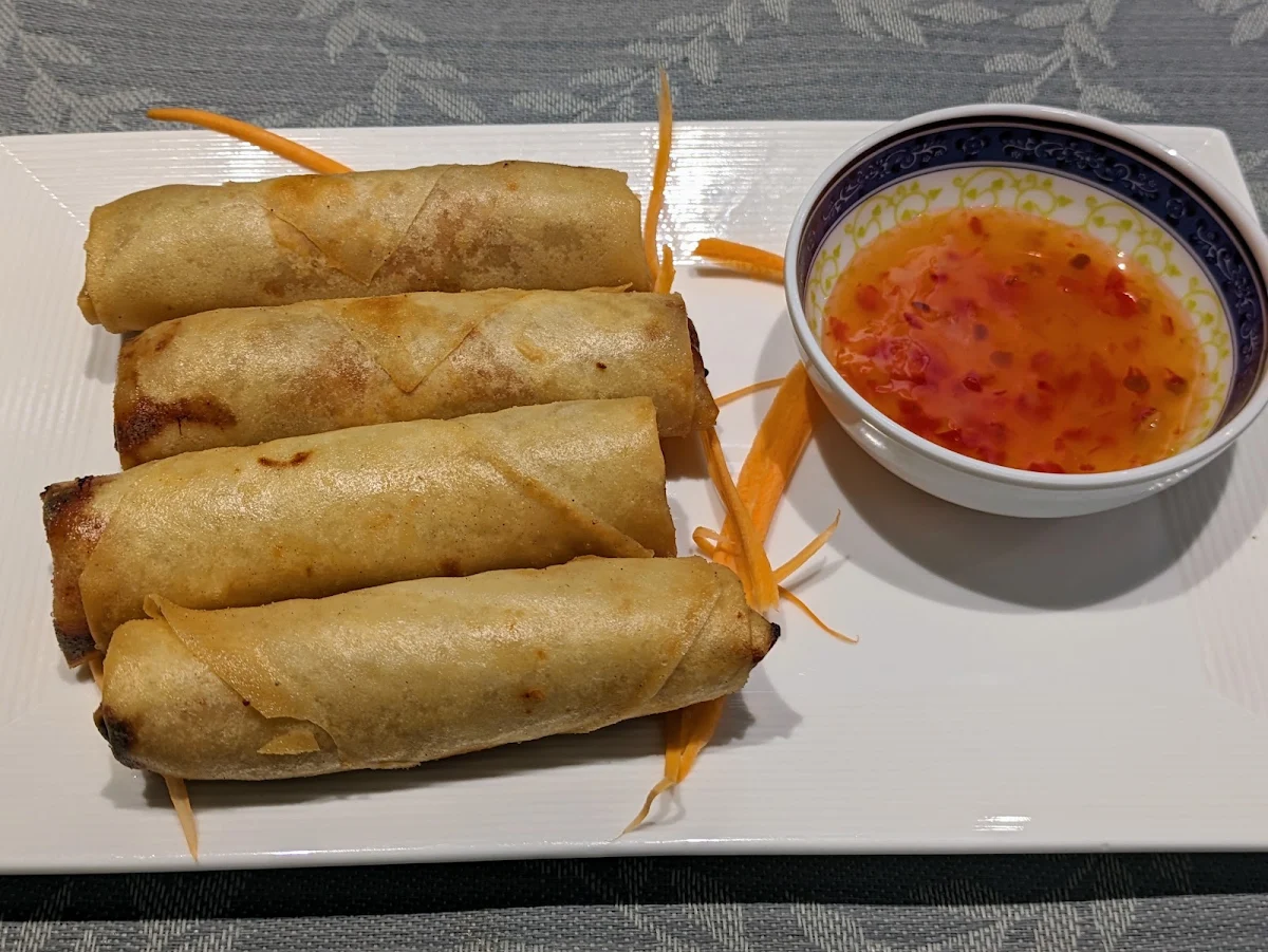 2. Spring Rolls (4 pcs)