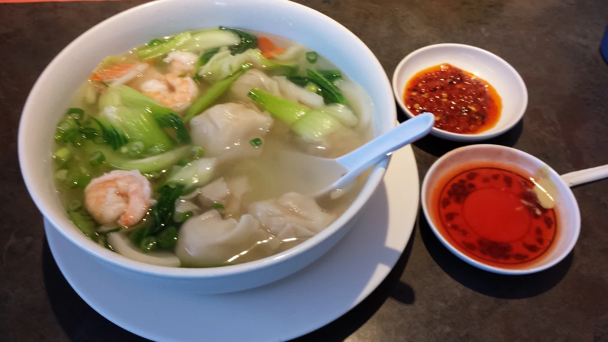 Assorted Meat Wonton Soup