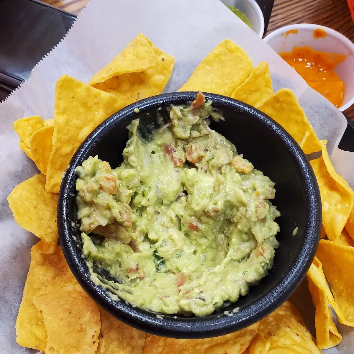 Chips & Guacamole