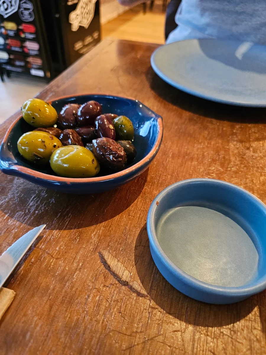 Warm Olives, Lagune Artisan