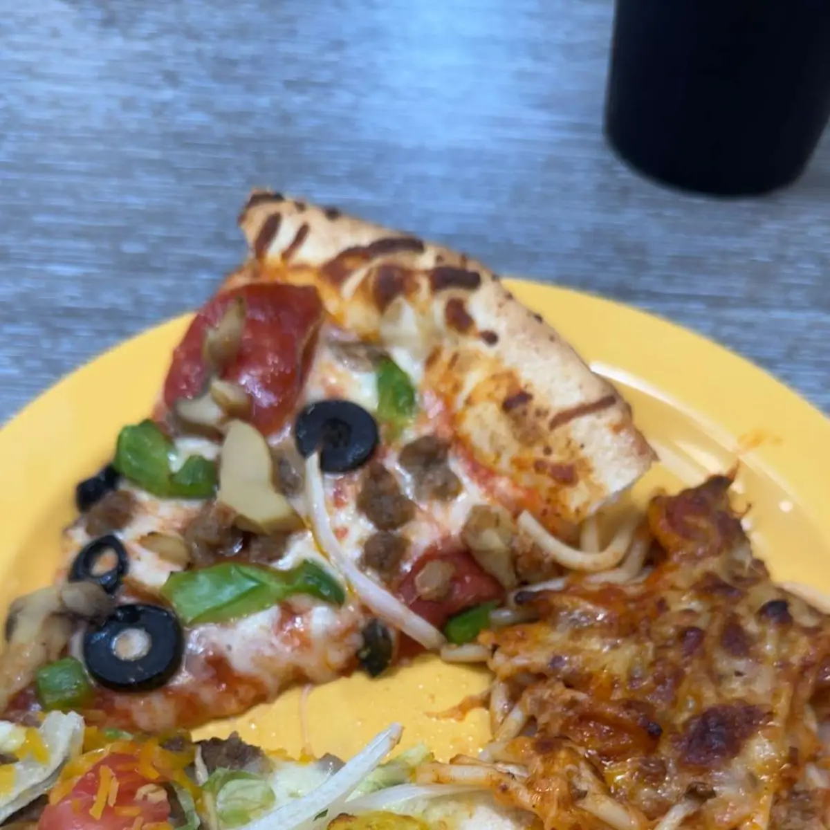 Pizza Deluxe Pizza