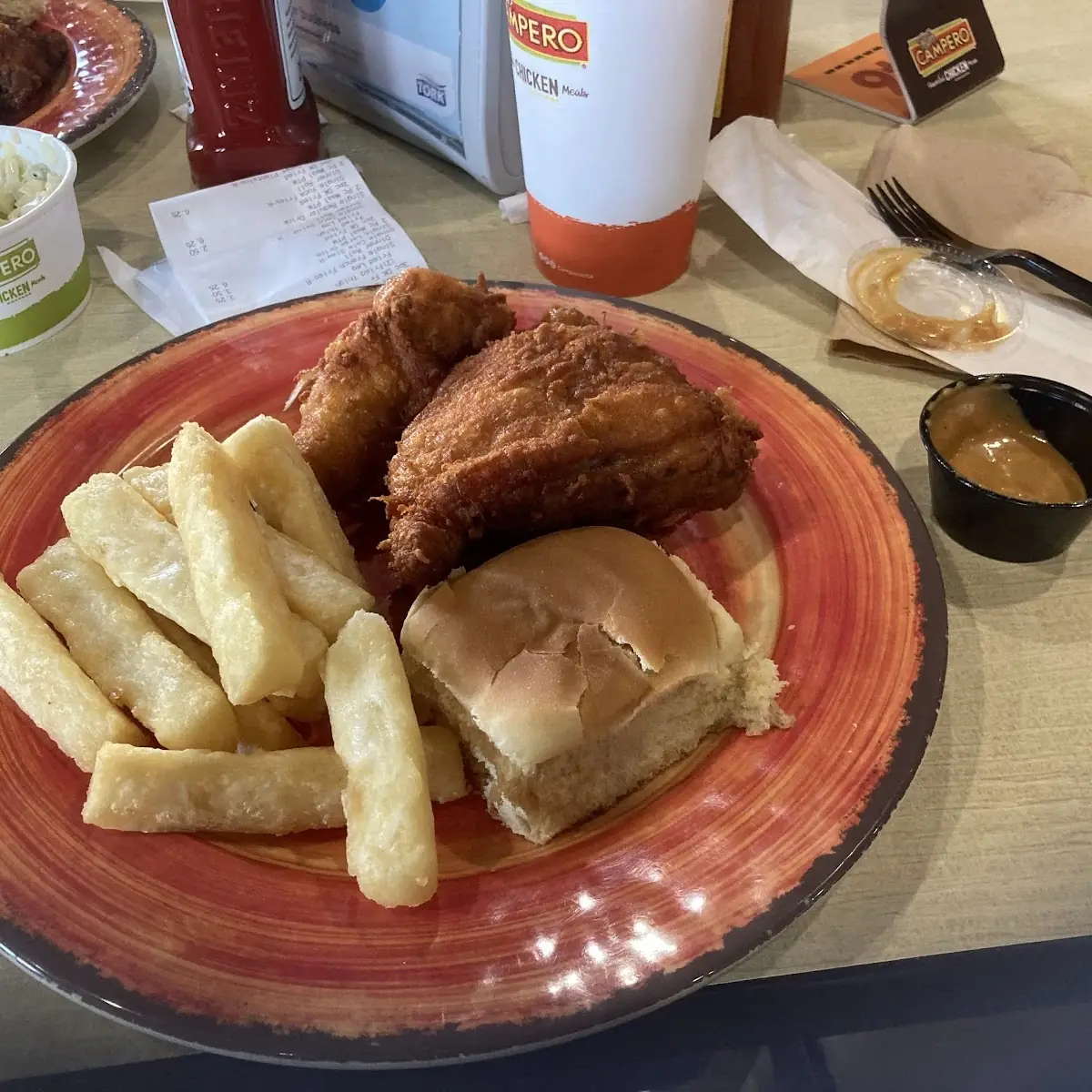 Pollo Con Yuca Frita