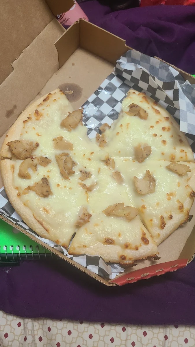 Chicken Alfredo Pizza