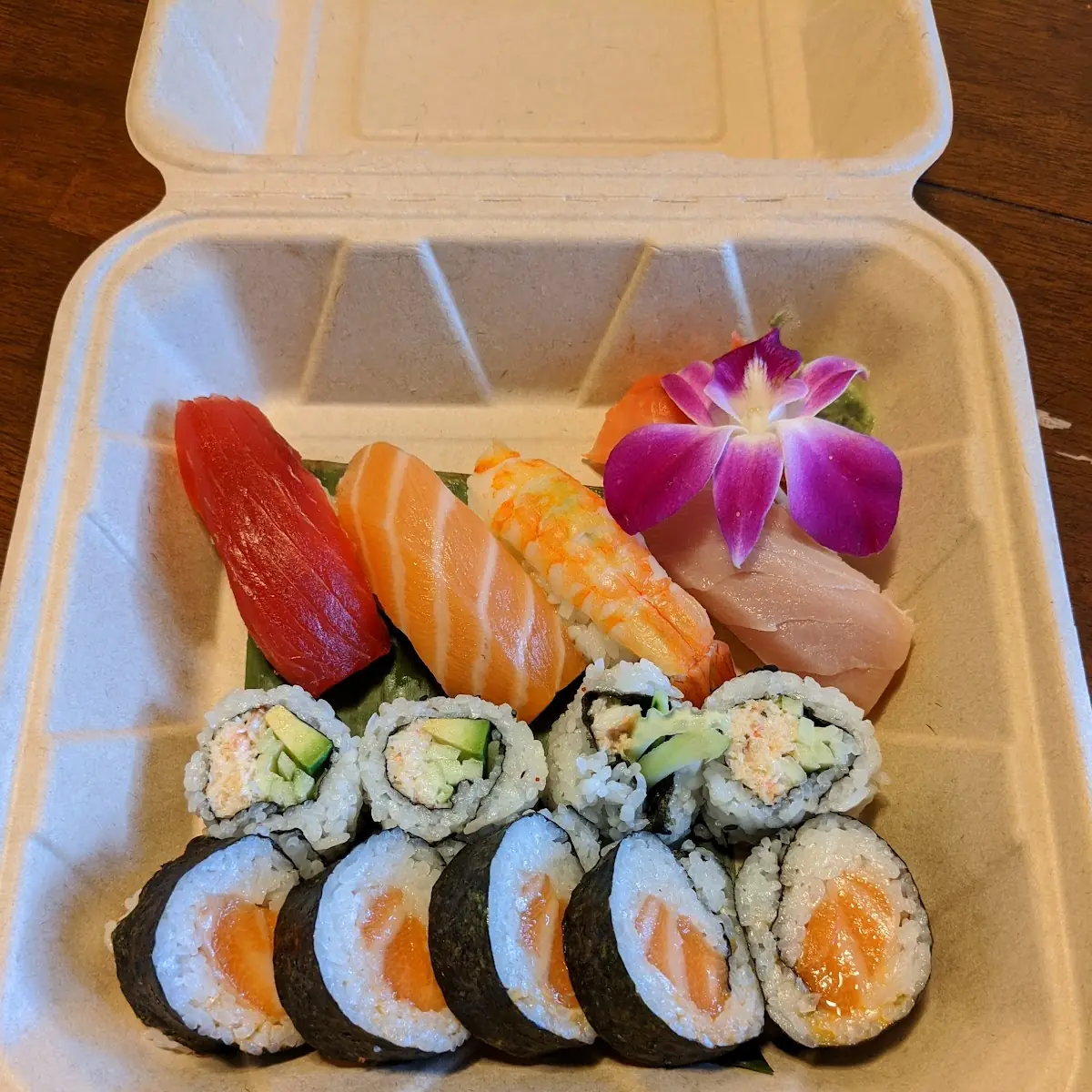 Van Sushi Combination Plate