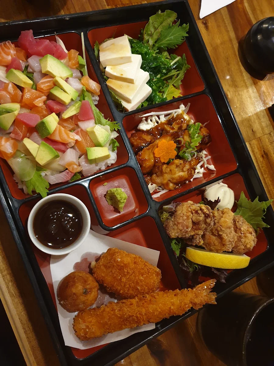 Salmon Bento Box, Momiji