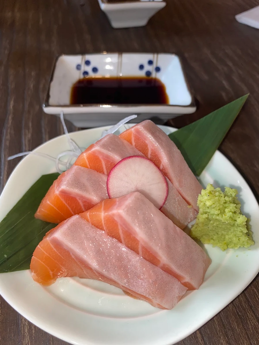 Salmon Sashimi 5pc, Momiji