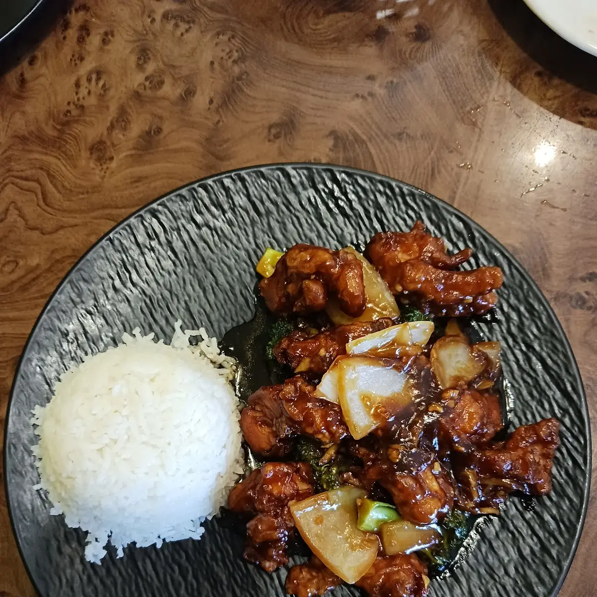 General Thai Fried Chicken with Broccoli