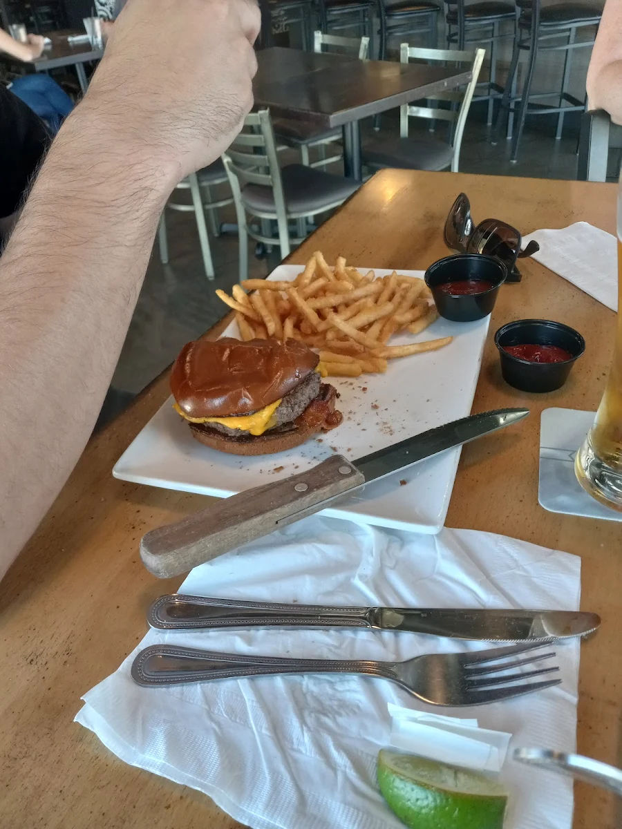 Salad Cheese Burger