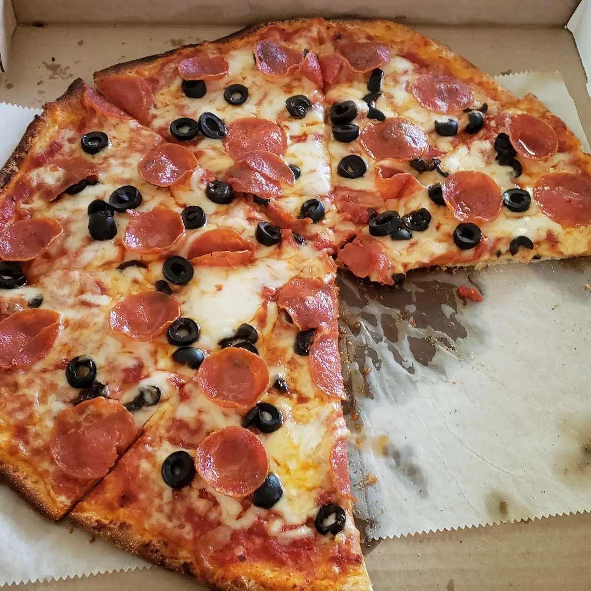 2 LARGE CHEESE PIZZA & 20 WINGS