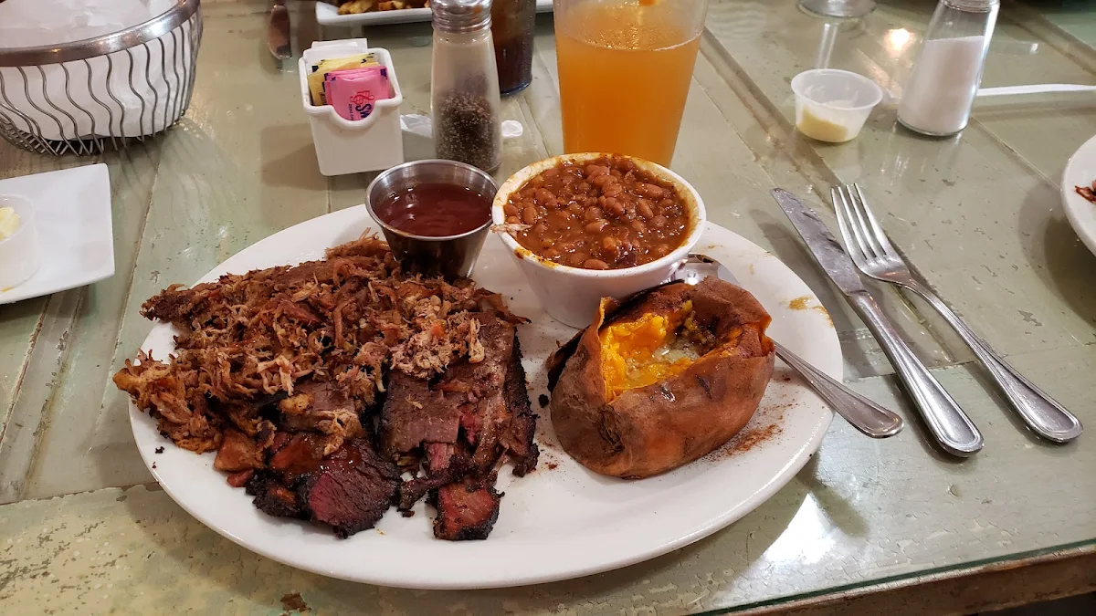 Pulled Pork & Brisket Plate