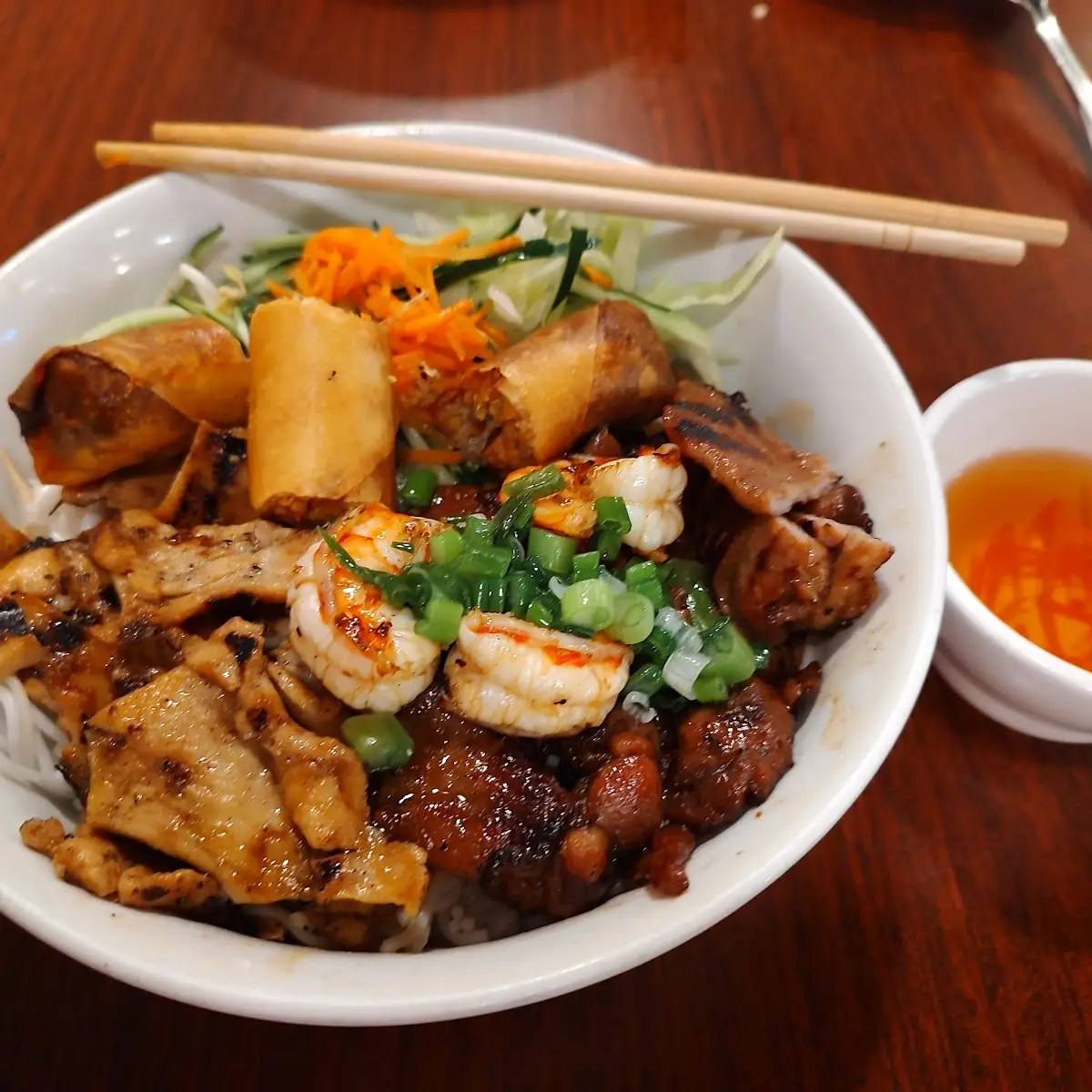 23. Bun Bo Hue (Bún Bò Huế)