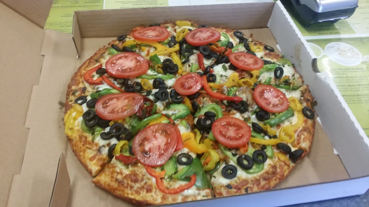Butter Chicken Pizza