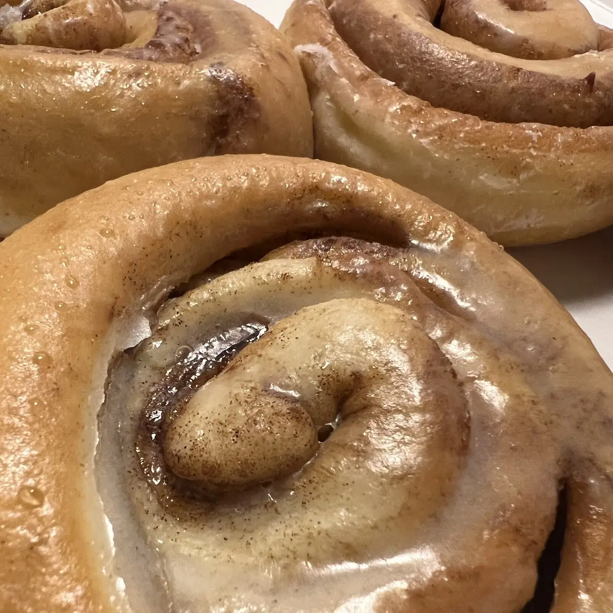 4 Count Original Glazed Cinnamon Rolls