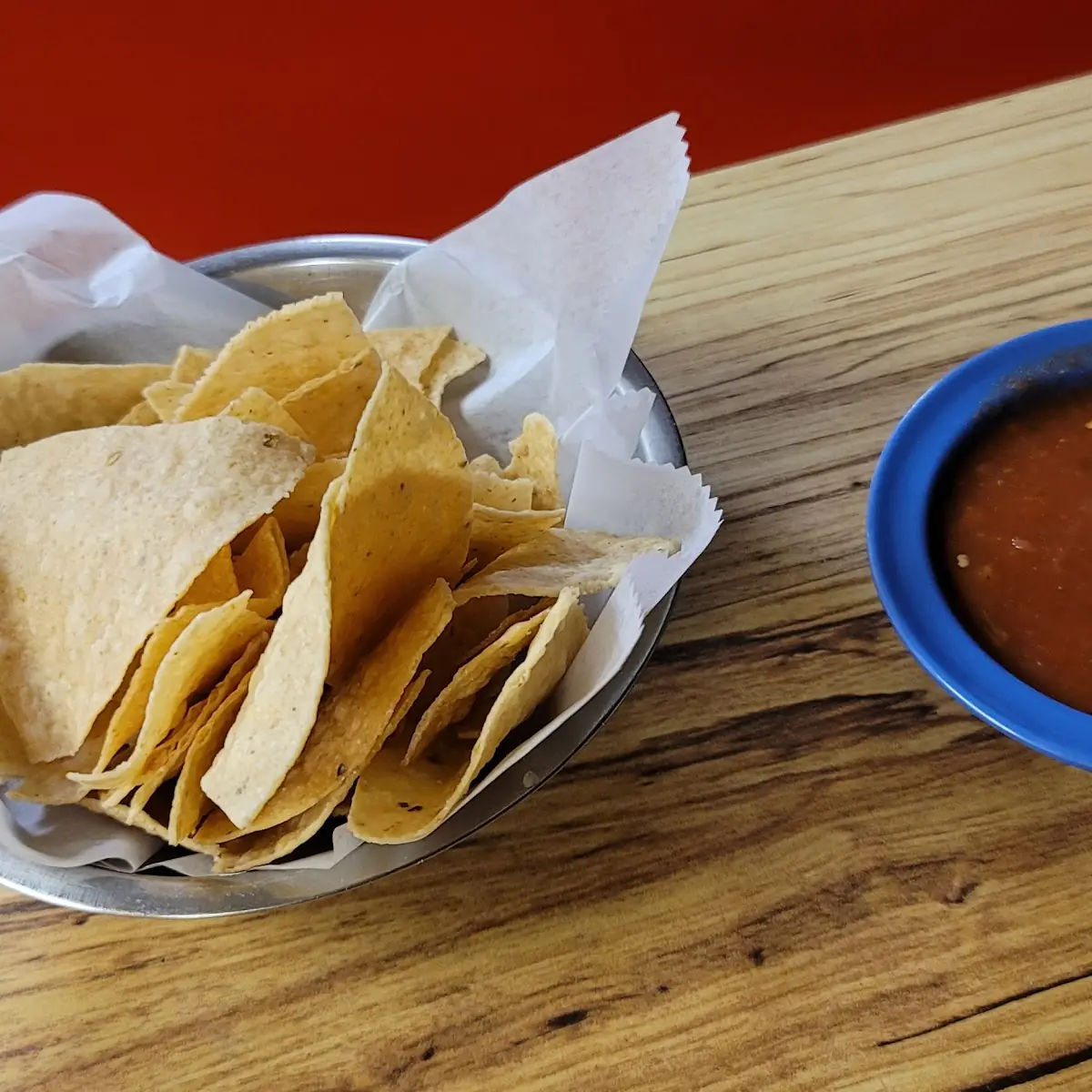 Guacamole & Chips (8oz)
