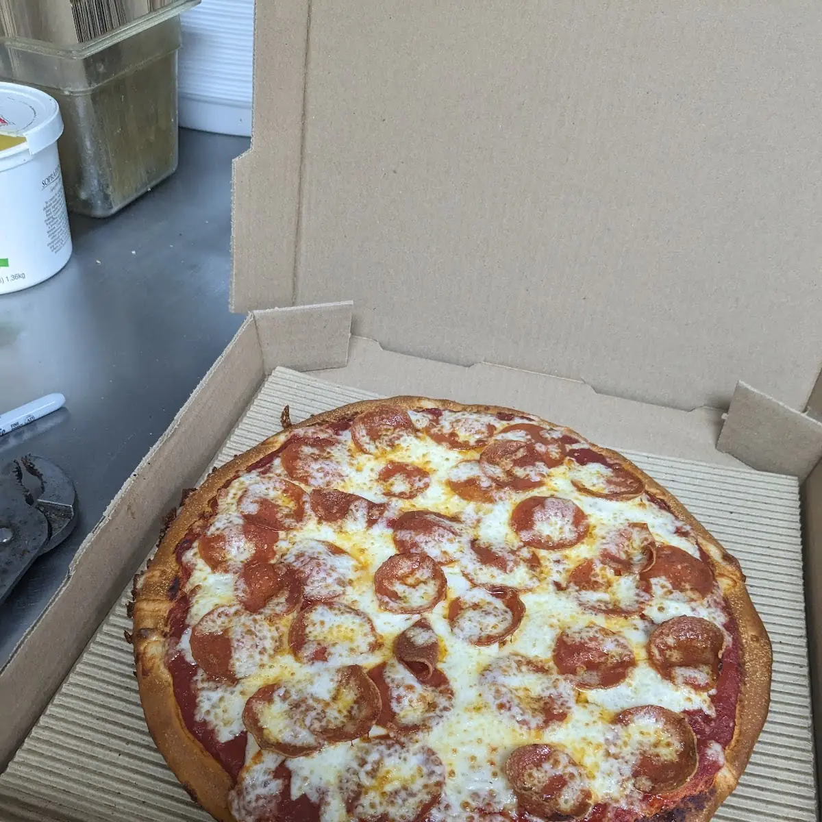 Large Pepperoni Pizza