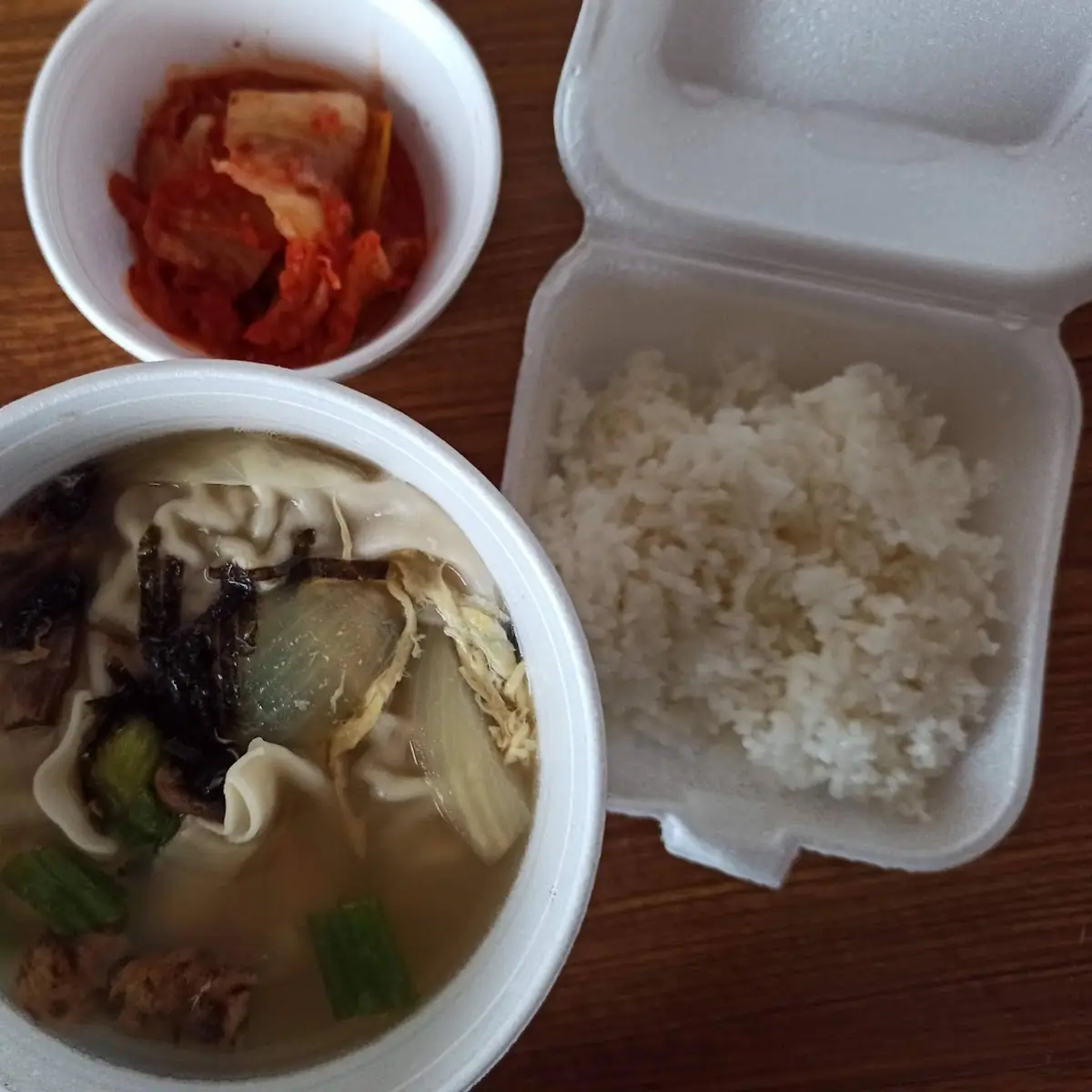 Dumpling Soup with Steamed Rice