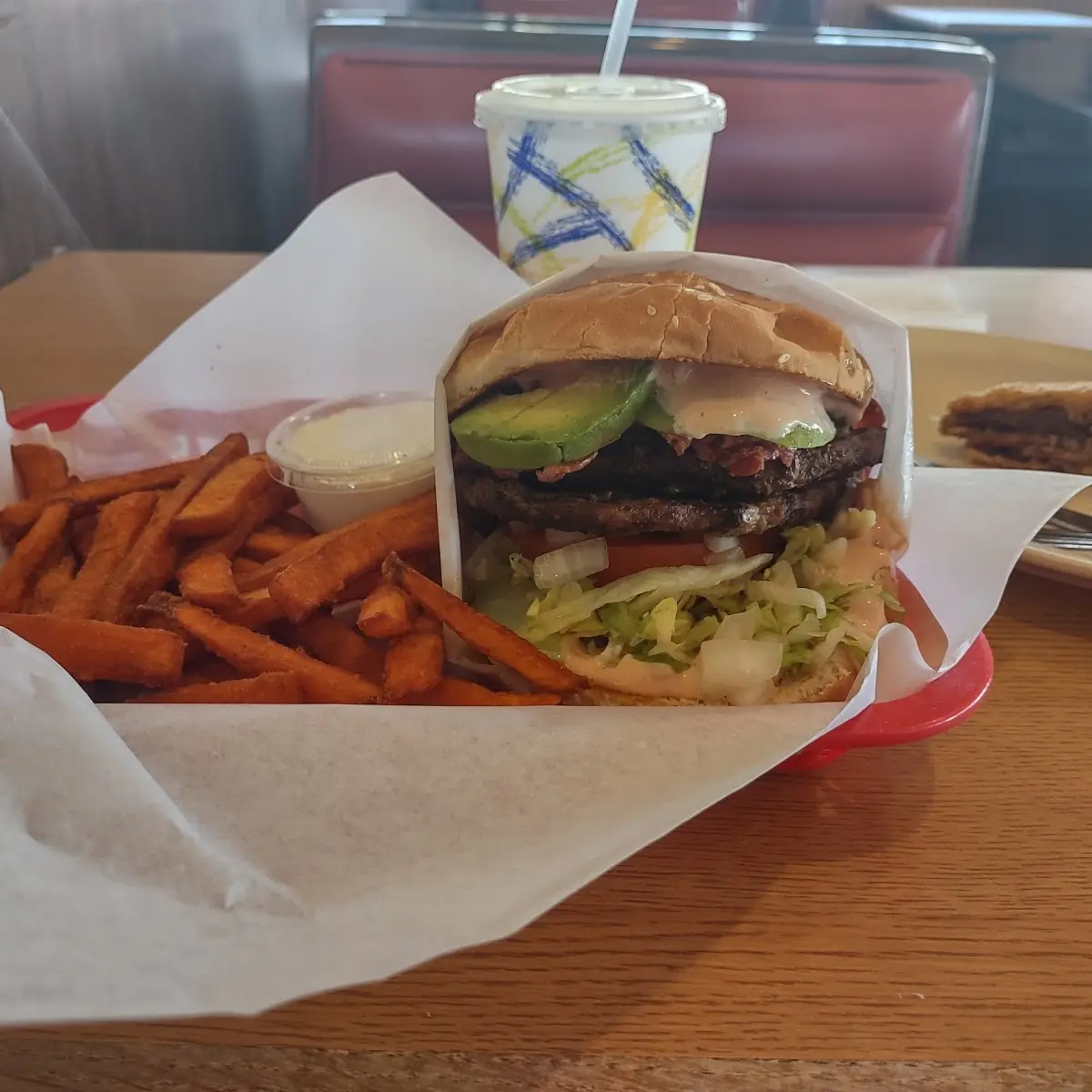 Pastrami Burger Whit Avocado