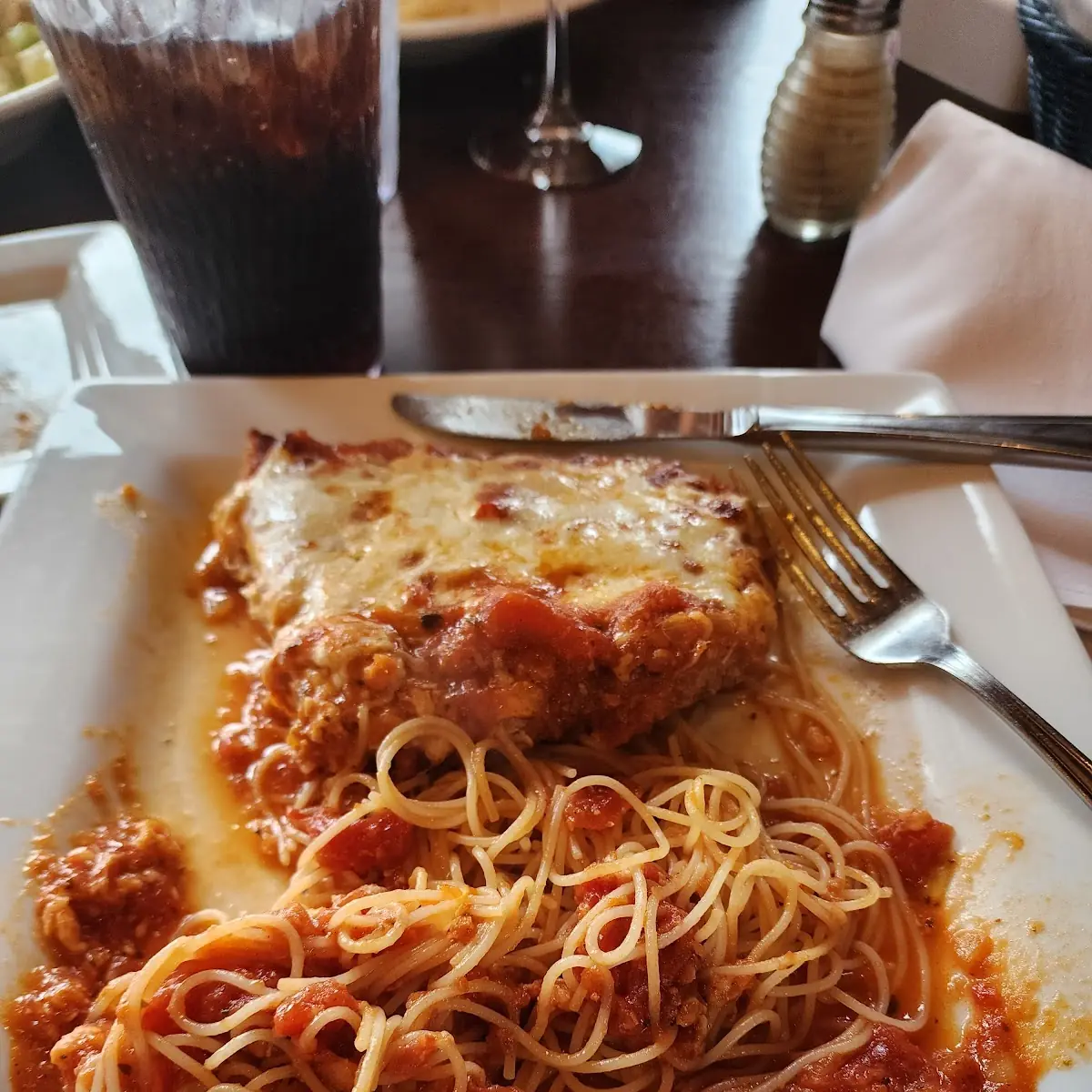 Veal Parmigiana w Spaghetti