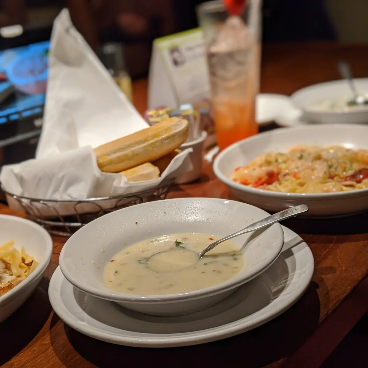 Never Ending Soup Salad & Breadsticks